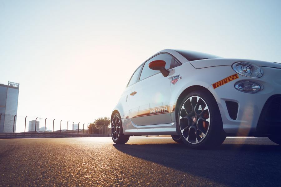 Детали экстерьера Abarth 595 Competizione Dubai Autodrome Official Vehicle (312) 2019 года  (фото 13 из 17)